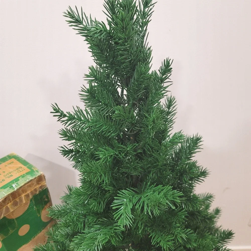 Vtg Colorado Spruce 4ft Artificial Christmas Tree Realistic Green Plastic w/Box